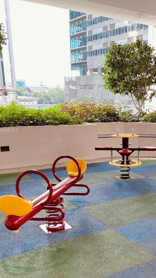 La Palazzo - Across Uptown Mall & Grand Hyatt Bgc Taguig Dış mekan fotoğraf