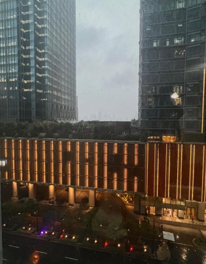 La Palazzo - Across Uptown Mall & Grand Hyatt Bgc Taguig Dış mekan fotoğraf